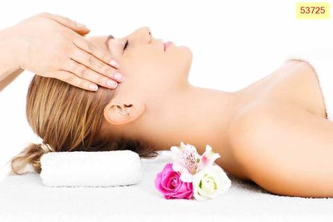 Tranh spa chăm sóc mặt phụ nữ